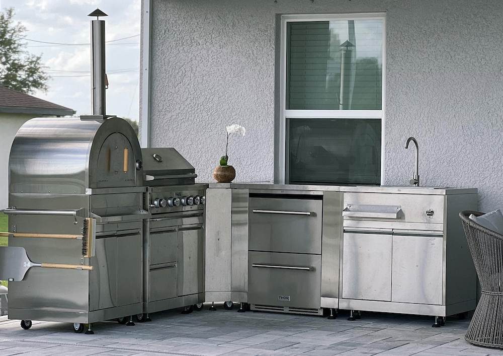 Modular Outdoor Kitchen: 7 Pros & Cons + the Best Options